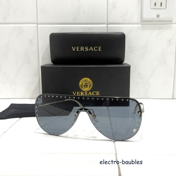 Versace Women\'s Gold 2230-B 1252/6G Shield Sunglasses 45-145-140 Store Display main image 5